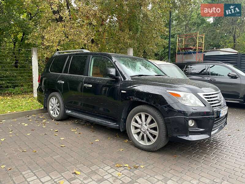Lexus LX 2010