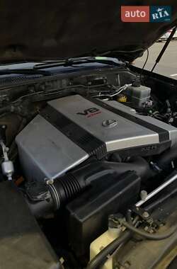 Позашляховик / Кросовер Lexus LX 2005 в 