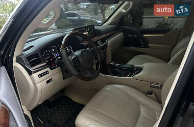 Позашляховик / Кросовер Lexus LX 2018 в 