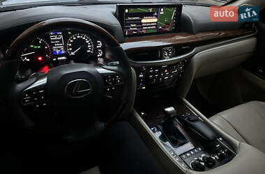 Позашляховик / Кросовер Lexus LX 2018 в 