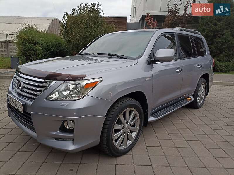 Lexus LX 2010