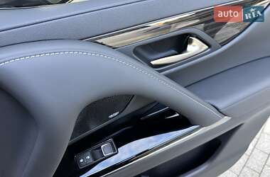 Позашляховик / Кросовер Lexus LX 2022 в 