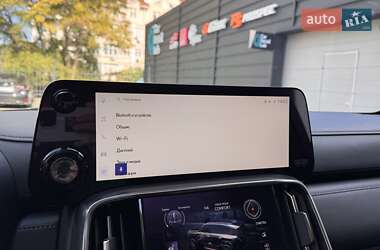 Позашляховик / Кросовер Lexus LX 2022 в 