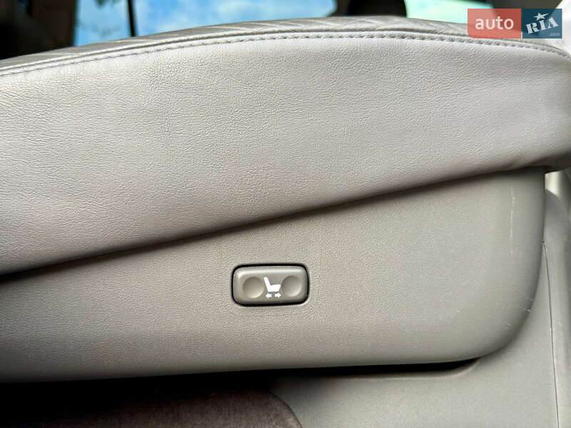 Позашляховик / Кросовер Lexus LX 2010 в Дніпрі