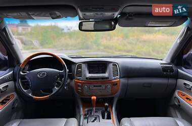 Внедорожник / Кроссовер Lexus LX 2005 в 