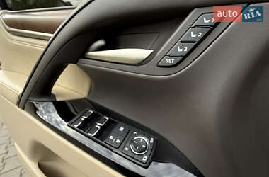 Позашляховик / Кросовер Lexus LX 2016 в  фото 96 Позашляховик / Кросовер Lexus LX 2016 в