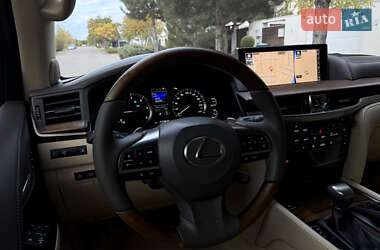 Позашляховик / Кросовер Lexus LX 2016 в  фото 110 Позашляховик / Кросовер Lexus LX 2016 в