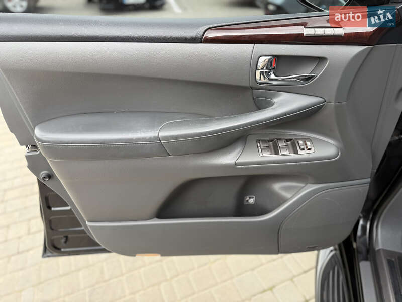 Внедорожник / Кроссовер Lexus LX 2010 в Одессе