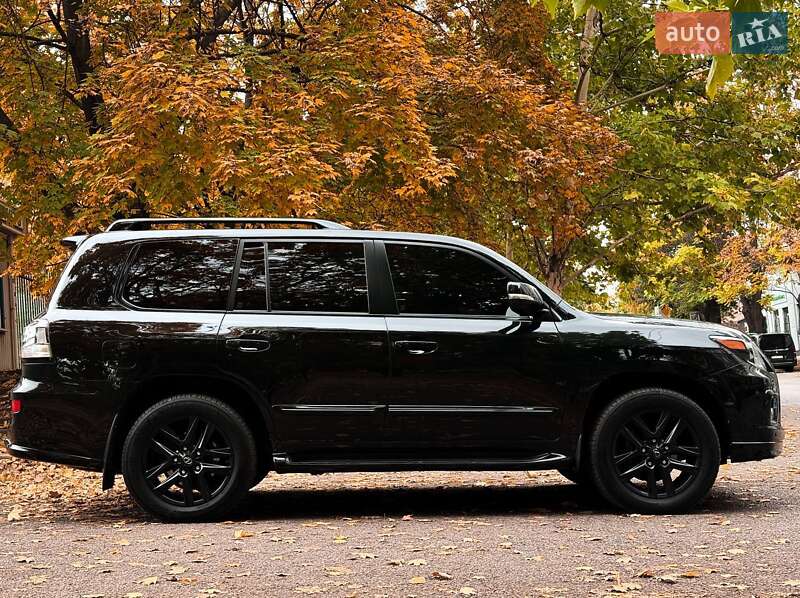 Позашляховик / Кросовер Lexus LX 2015 в Дніпрі