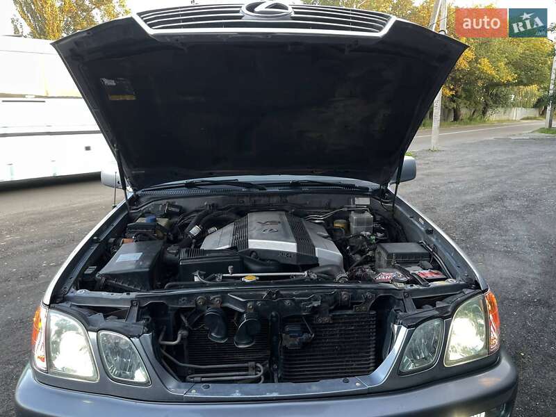 Позашляховик / Кросовер Lexus LX 2004 в Броварах