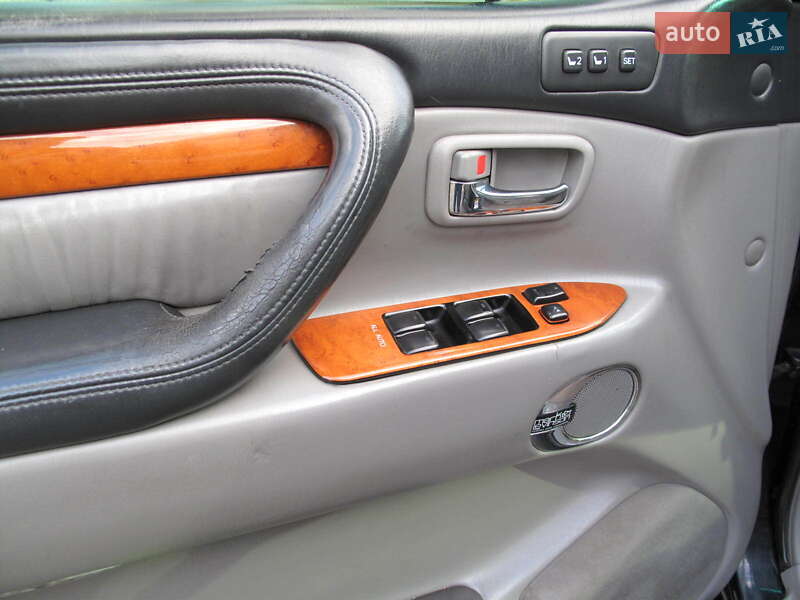 Внедорожник / Кроссовер Lexus LX 2004 в Киеве