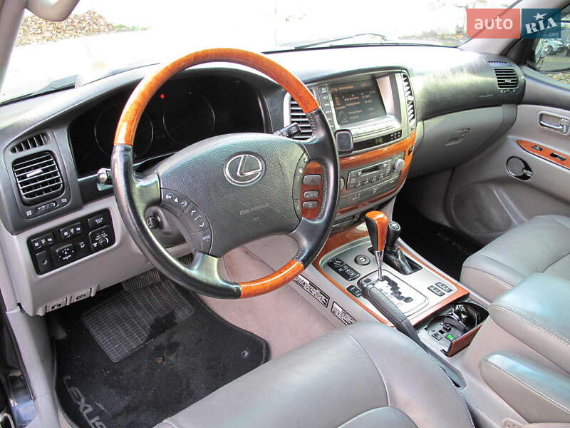 Внедорожник / Кроссовер Lexus LX 2004 в Киеве