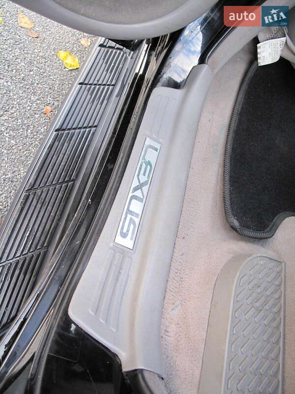 Внедорожник / Кроссовер Lexus LX 2004 в Киеве
