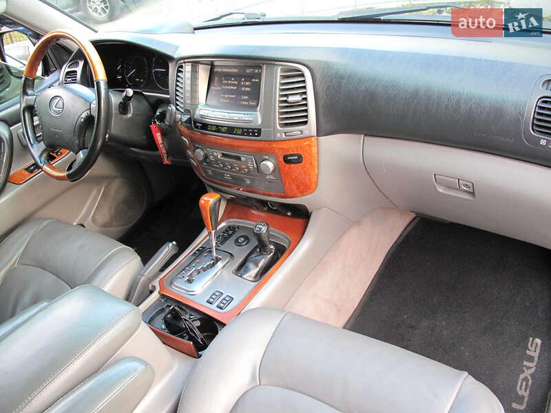 Внедорожник / Кроссовер Lexus LX 2004 в Киеве