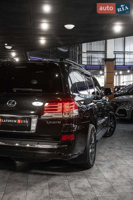 Внедорожник / Кроссовер Lexus LX 2015 в Одессе