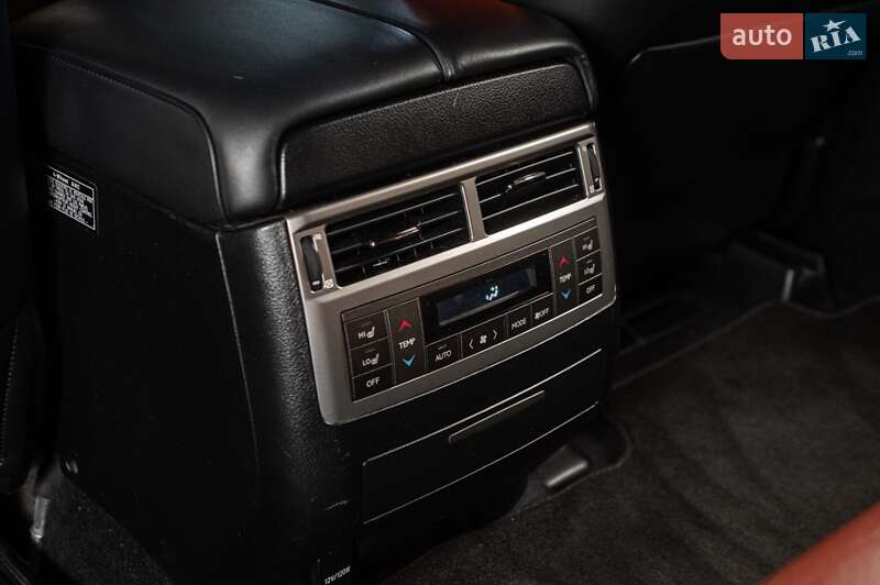 Внедорожник / Кроссовер Lexus LX 2015 в Одессе