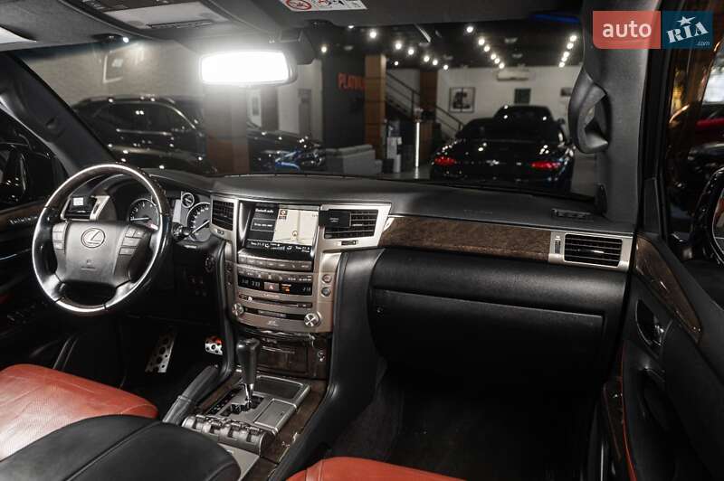 Внедорожник / Кроссовер Lexus LX 2015 в Одессе