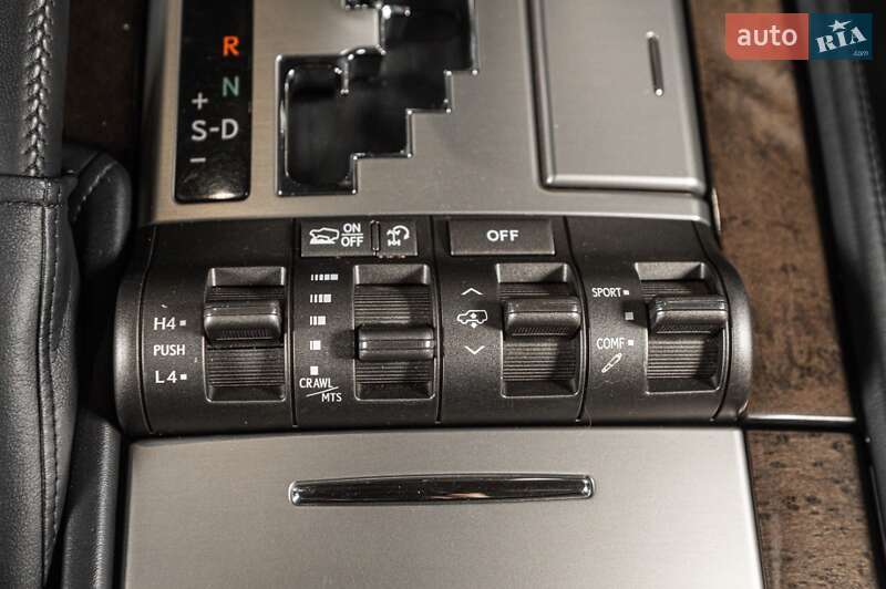 Внедорожник / Кроссовер Lexus LX 2015 в Одессе