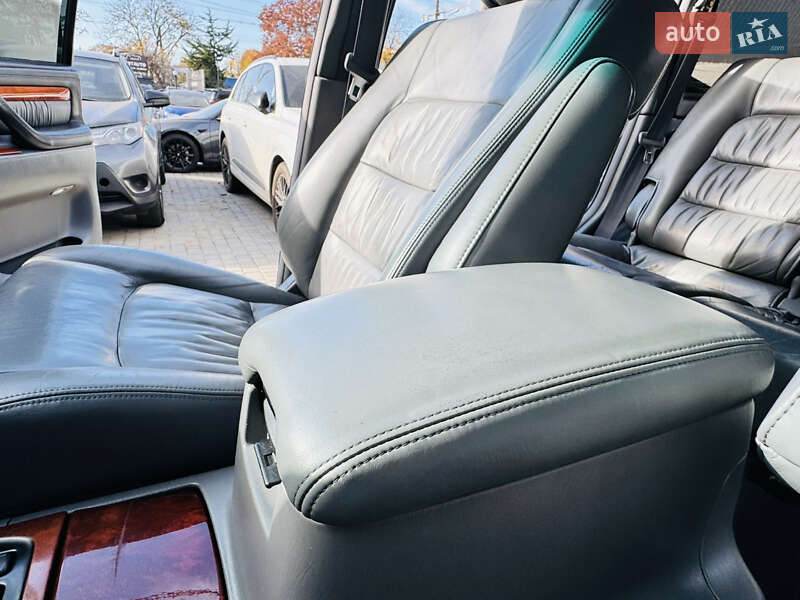 Внедорожник / Кроссовер Lexus LX 1999 в Одессе