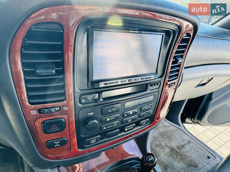 Внедорожник / Кроссовер Lexus LX 1999 в Одессе