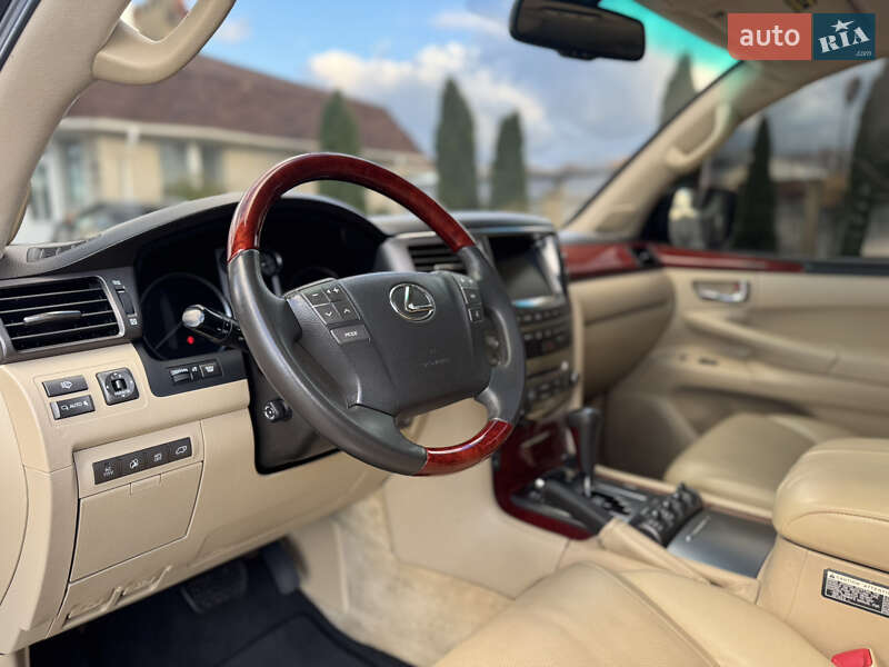 Позашляховик / Кросовер Lexus LX 2008 в Харкові