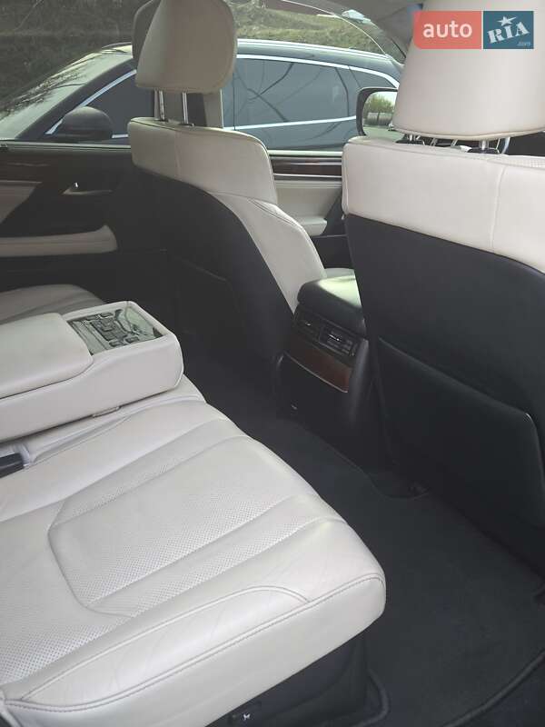 Позашляховик / Кросовер Lexus LX 2016 в Лубнах фото 13 Позашляховик / Кросовер Lexus LX 2016 в Лубнах