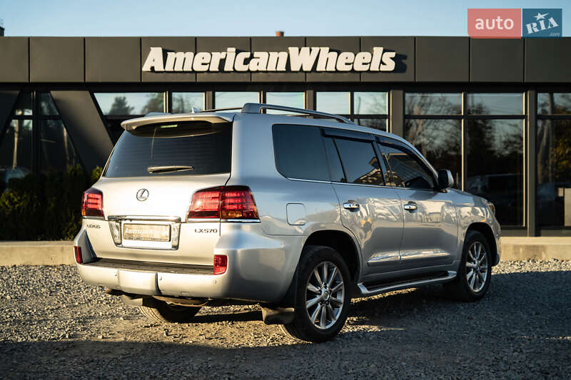 Позашляховик / Кросовер Lexus LX 2008 в Чернівцях