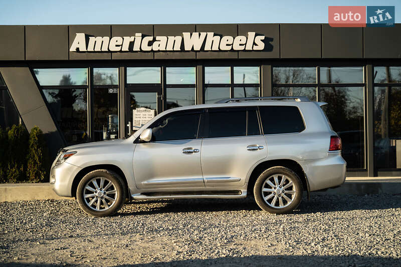 Позашляховик / Кросовер Lexus LX 2008 в Чернівцях