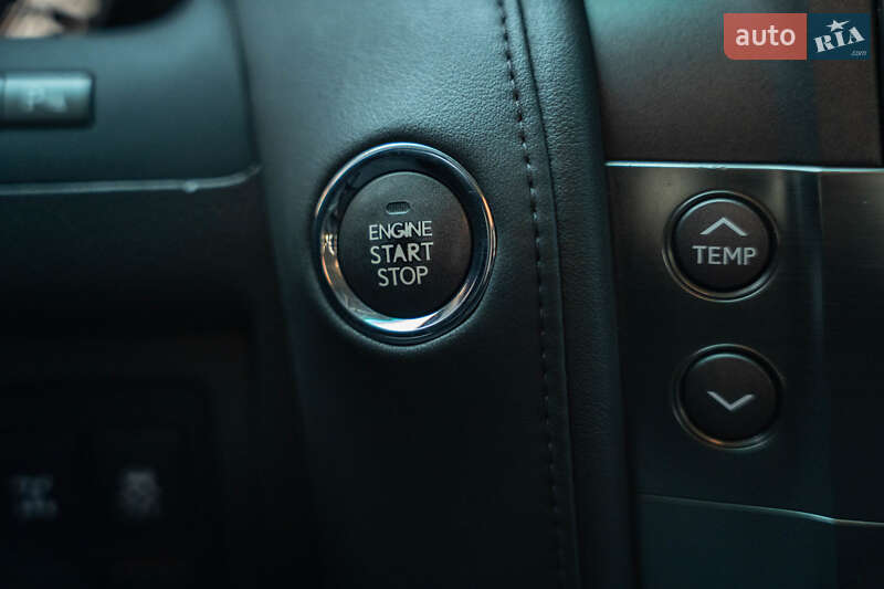 Позашляховик / Кросовер Lexus LX 2008 в Чернівцях