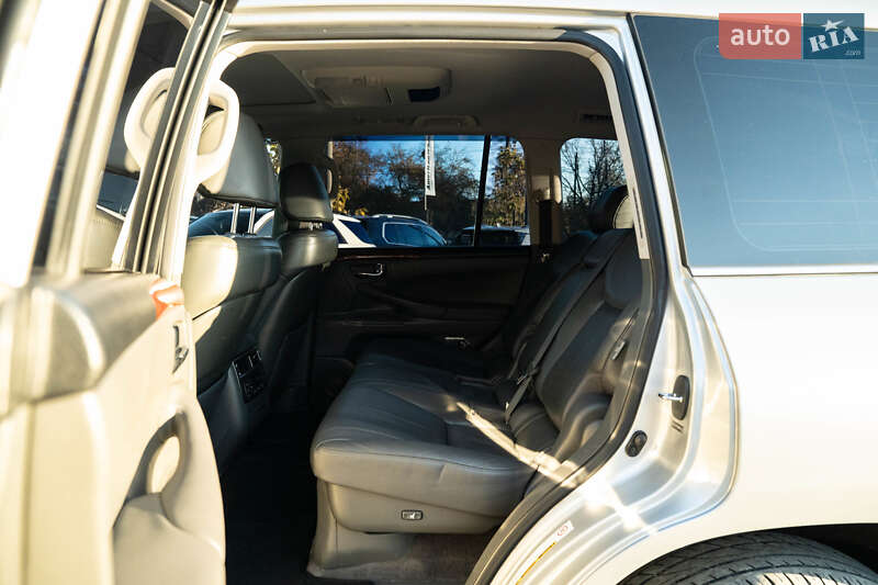 Позашляховик / Кросовер Lexus LX 2008 в Чернівцях