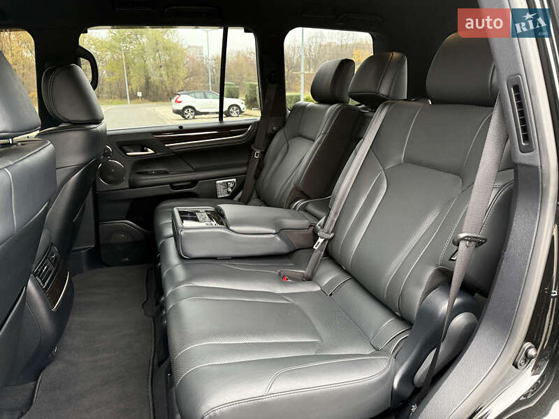 Позашляховик / Кросовер Lexus LX 2021 в Дніпрі