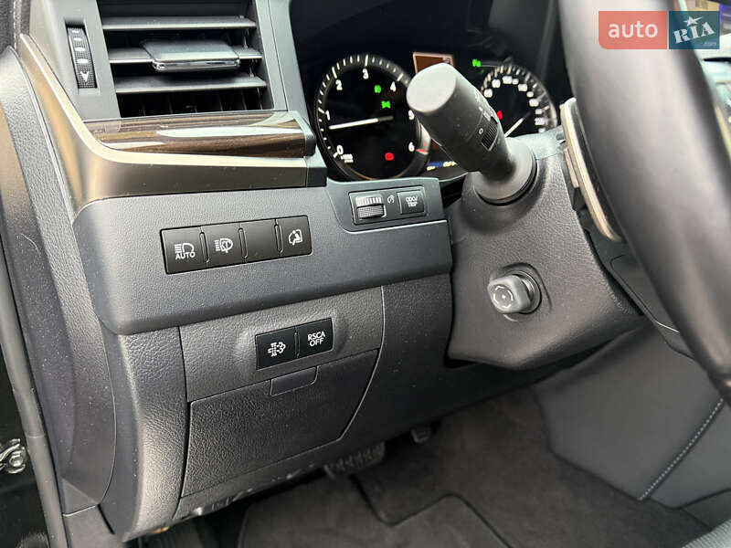 Позашляховик / Кросовер Lexus LX 2021 в Дніпрі