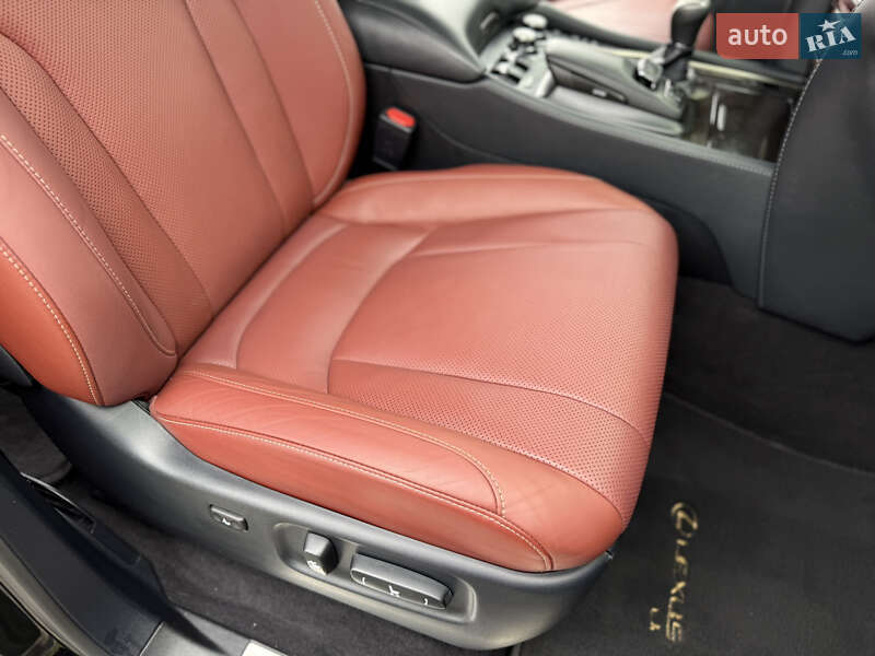 Внедорожник / Кроссовер Lexus LX 2019 в Львове фото 76 Внедорожник / Кроссовер Lexus LX 2019 в Львове