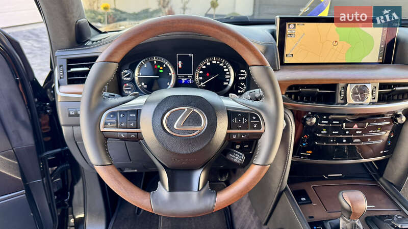 Позашляховик / Кросовер Lexus LX 2018 в Івано-Франківську