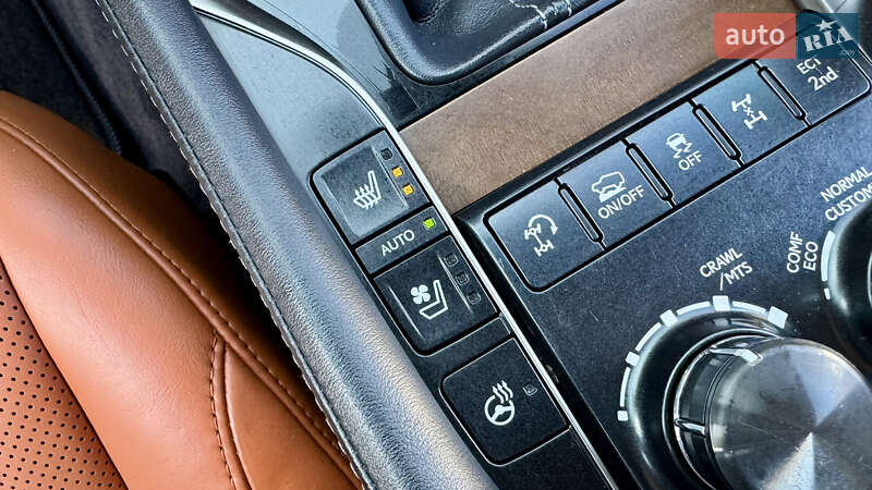 Позашляховик / Кросовер Lexus LX 2018 в Івано-Франківську