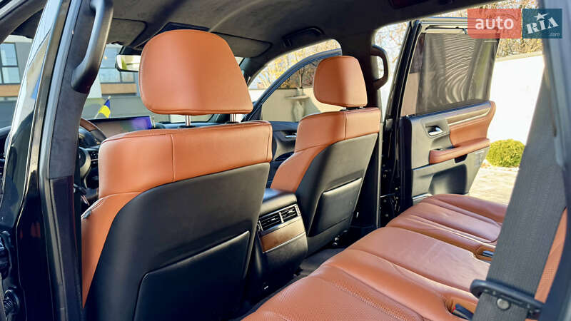 Позашляховик / Кросовер Lexus LX 2018 в Івано-Франківську