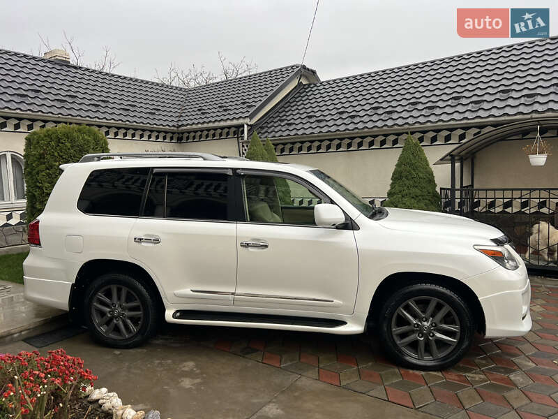 Внедорожник / Кроссовер Lexus LX 2008 в Черновцах