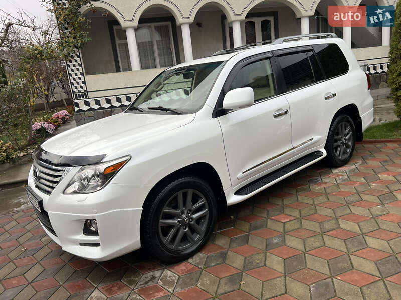 Внедорожник / Кроссовер Lexus LX 2008 в Черновцах
