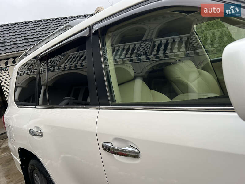 Внедорожник / Кроссовер Lexus LX 2008 в Черновцах