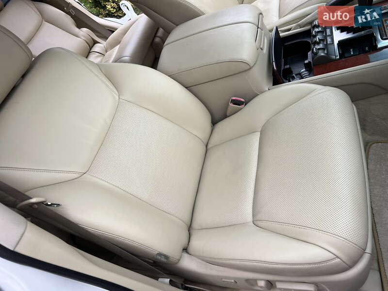 Внедорожник / Кроссовер Lexus LX 2008 в Черновцах