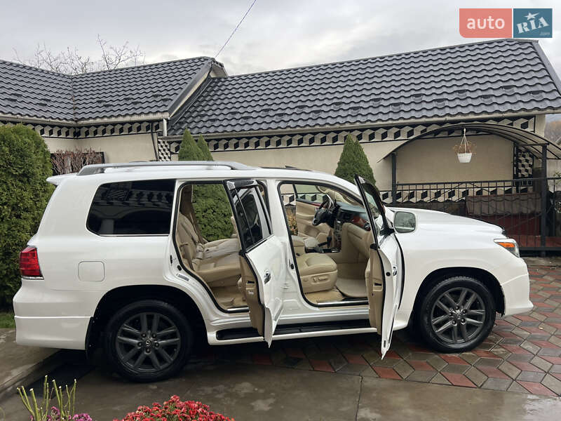 Внедорожник / Кроссовер Lexus LX 2008 в Черновцах