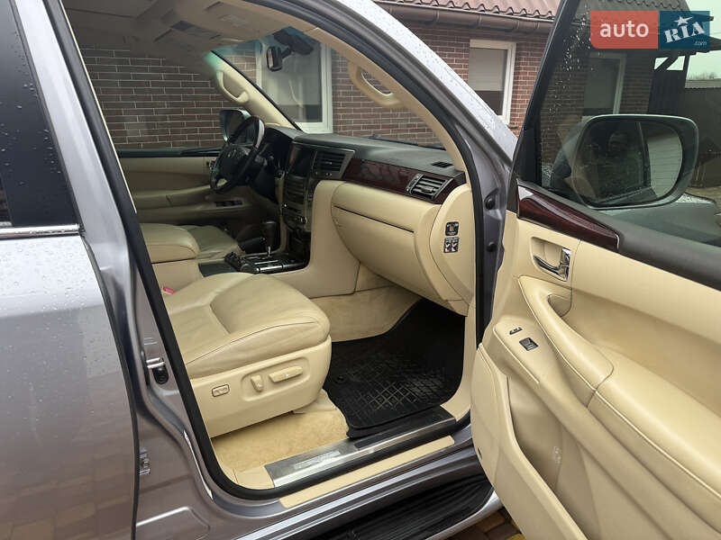 Позашляховик / Кросовер Lexus LX 2010 в Києві