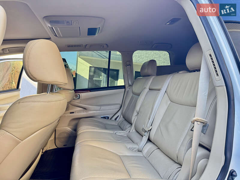 Позашляховик / Кросовер Lexus LX 2008 в Чернівцях