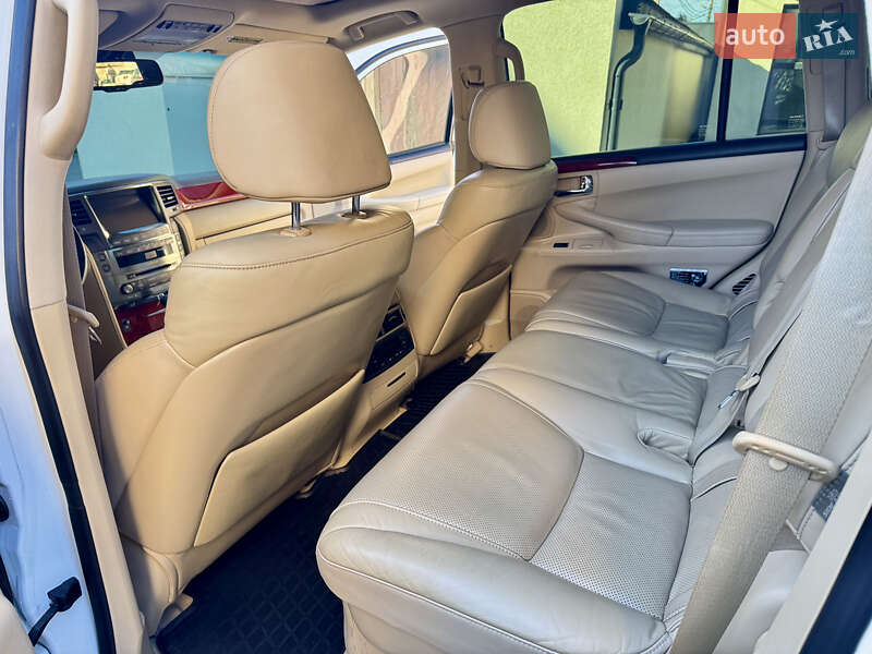 Позашляховик / Кросовер Lexus LX 2008 в Чернівцях
