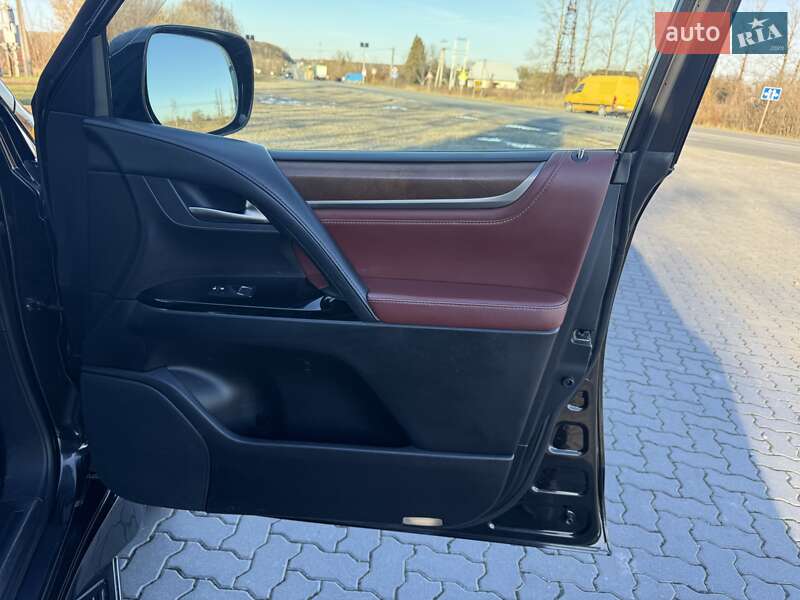 Внедорожник / Кроссовер Lexus LX 2017 в Ивано-Франковске