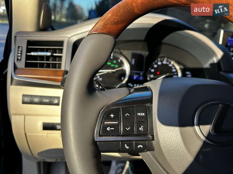 Позашляховик / Кросовер Lexus LX 2015 в Києві