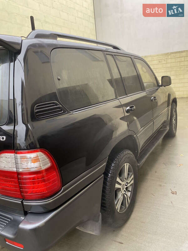 Внедорожник / Кроссовер Lexus LX 2003 в Черкассах