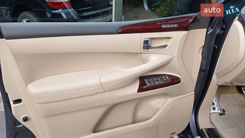 Позашляховик / Кросовер Lexus LX 2013 в Харкові
