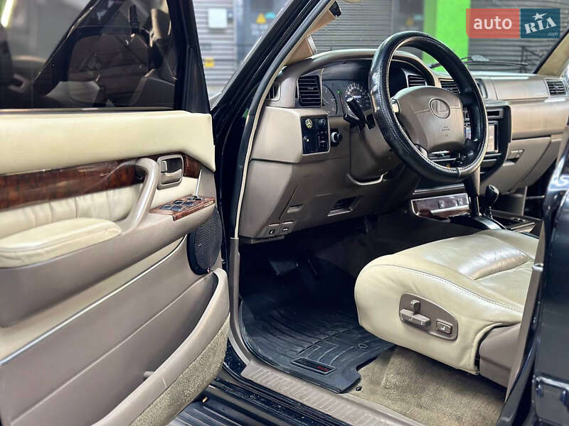 Позашляховик / Кросовер Lexus LX 1996 в Києві