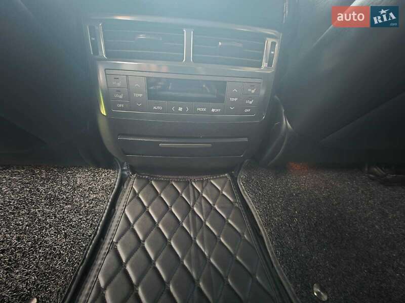 Позашляховик / Кросовер Lexus LX 2011 в Одесі